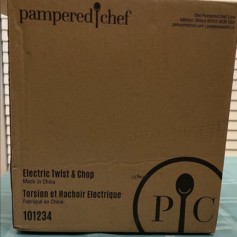 Pampered Chef Electric Twist & Chop - Picture 2 of 5